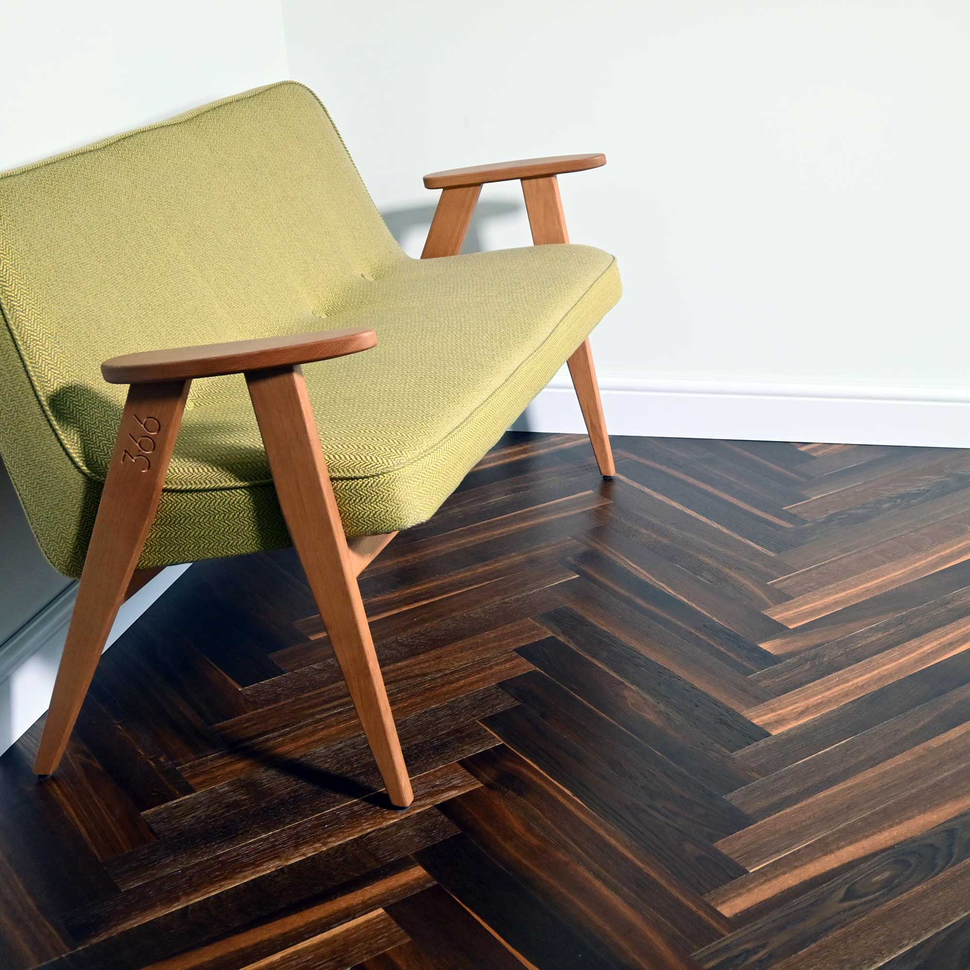 V4 TH108 Smoked Oak Strip Herringbone