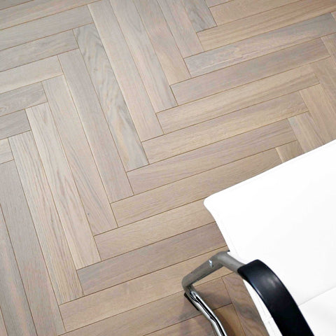 V4 TH109 Seashell Oak Strip Herringbone