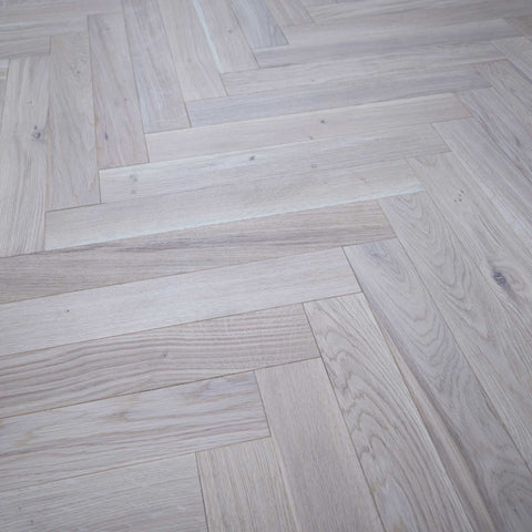 V4 TH110 Misty Grey Strip Herringbone