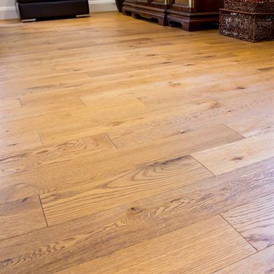 V4 Eiger Petit Rustic Golden Stained Engineered Wood Flooring