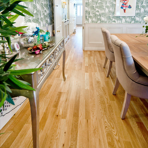 V4 A305  3-Strip Oak Engineered Flooring